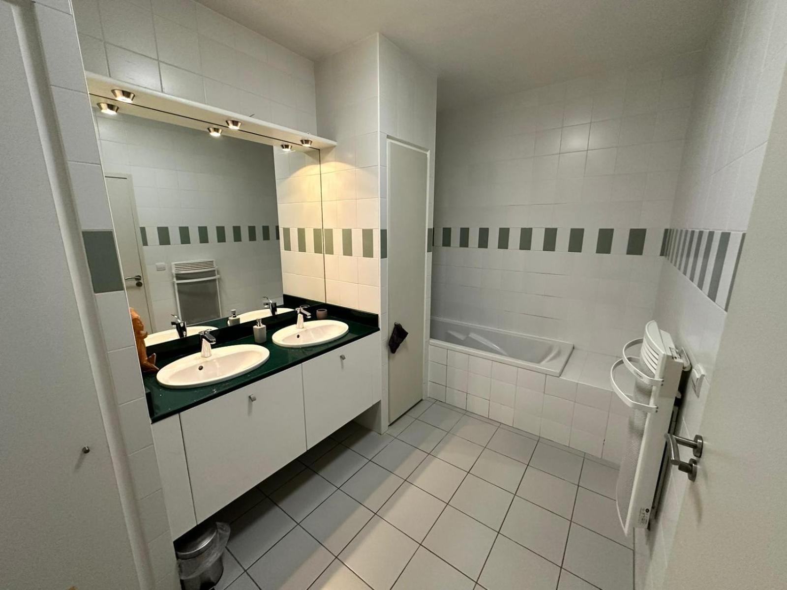 Spacieux Appartement 2 Chambres Plein Coeur De แปร์ปินญอง ภายนอก รูปภาพ